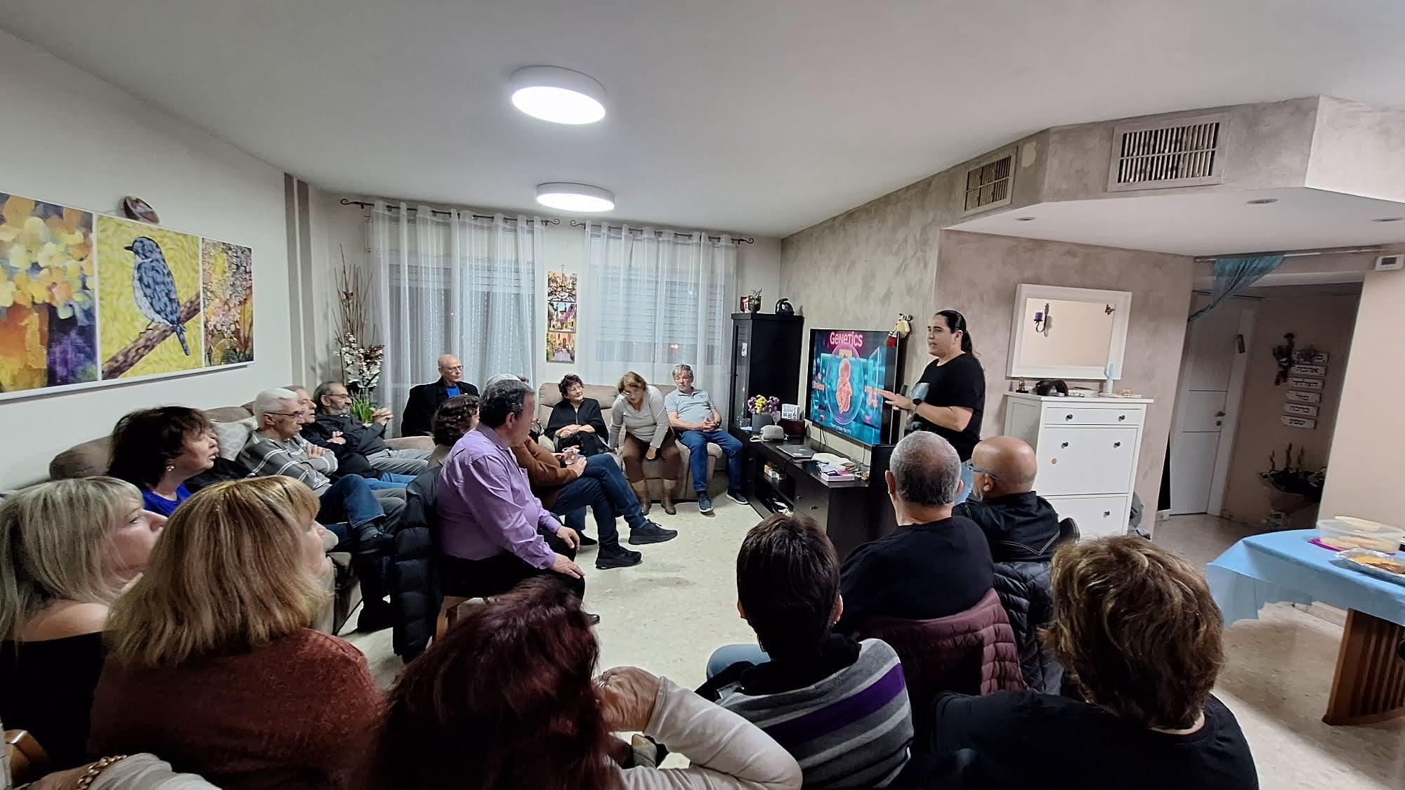 קבוצות פרטיות וחוגי בית